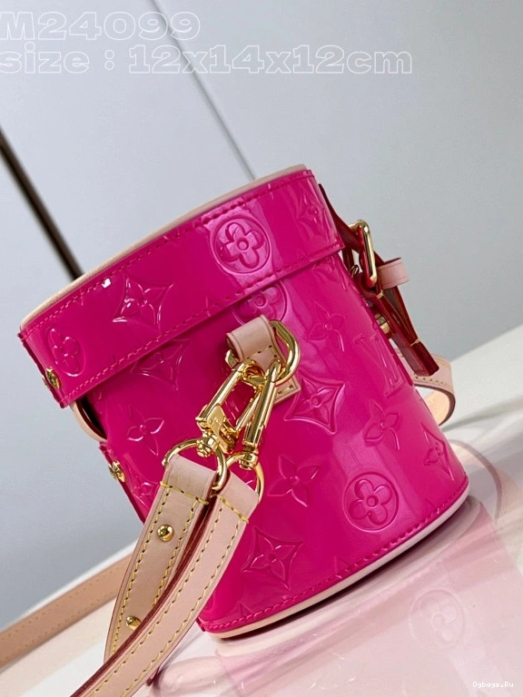 LOUIS VUITTON Astor 0203